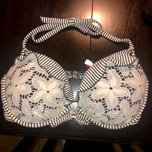 Victoria’s Secret SWIM push up bikini top